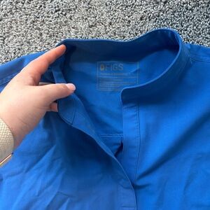 Royal blue women’s figs Rafaela scrub top size large